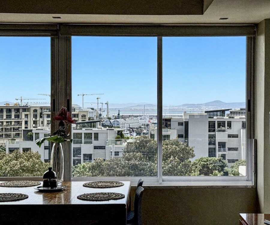 2 Bedroom Property for Sale in Green Point Western Cape